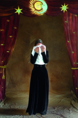 Lou, Hoyer, Künstlerin