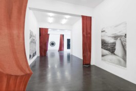 Lou, Hoyer, Künstlerin